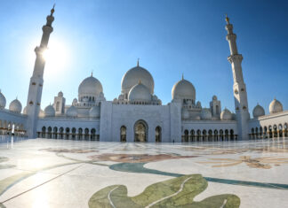 Exploring Sheikh Zayed Grand Mosque: A Monument of Splendor